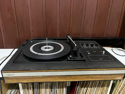 FIDELITY RECORD PLAYER UA8 YEAR 1970