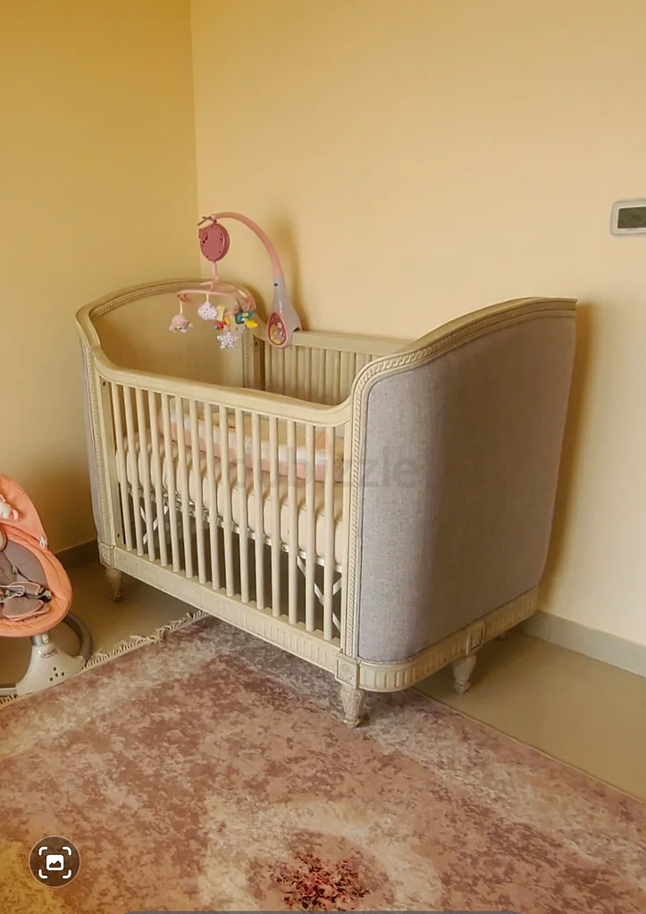 RH Belle Upholstered Crib63265599191169114