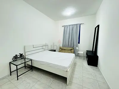 Single Exicutive bachelor room available in oudmetha near metro station