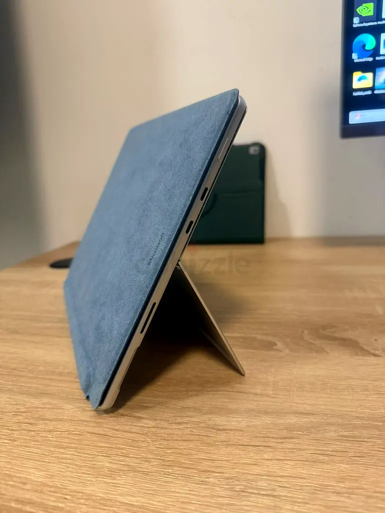 SURFACE PRO 8  i7 11th generation63255529649665110