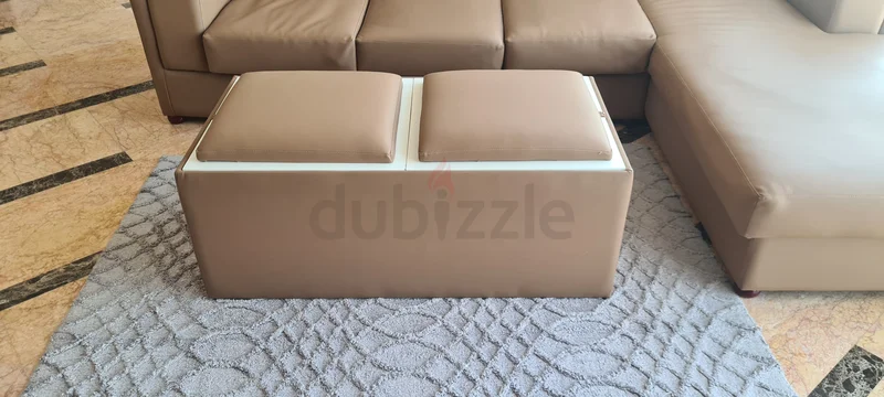 طقم أرائك ماجليس وحدوي مع طاولة قهوة - لون محايد وسهل التنظيف62864709416833111