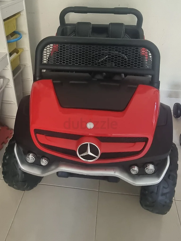 اركب المغامرة مع سيارة مرسيدس بنز الكهربائية ذات المقعدين!62930653441923111