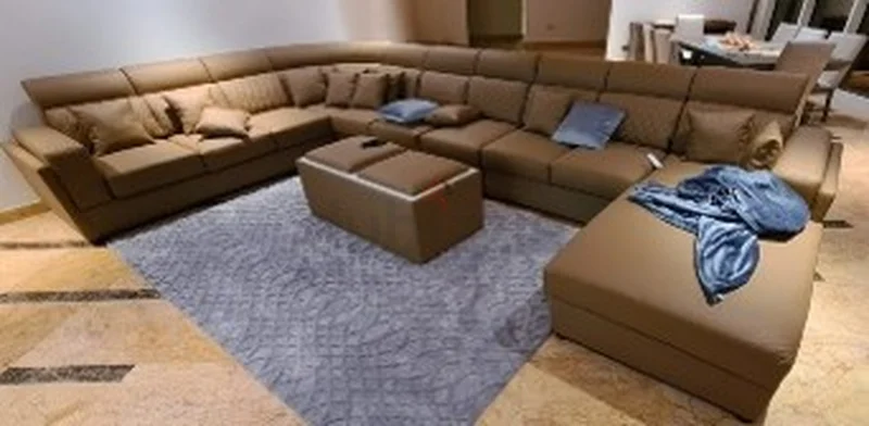 طقم أرائك ماجليس وحدوي مع طاولة قهوة - لون محايد وسهل التنظيف62864709416833114