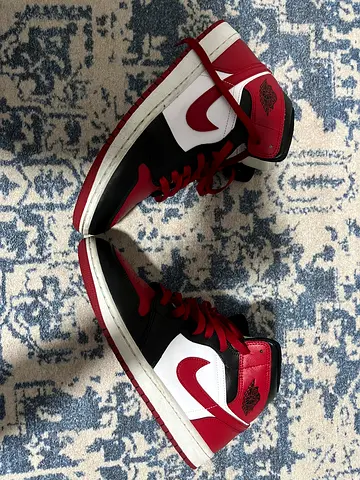 Air Jordan 1 mids