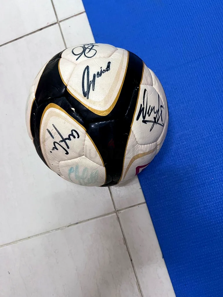 Authentic Signed Football -  England 2007 National team63248760699394111