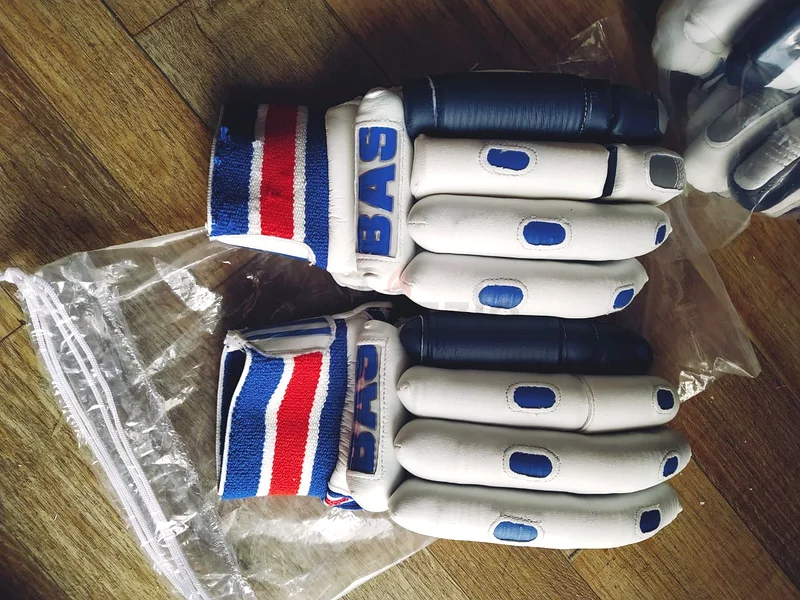 Premium Cricket Gloves - Perfect for Serious Players!63247759090434111