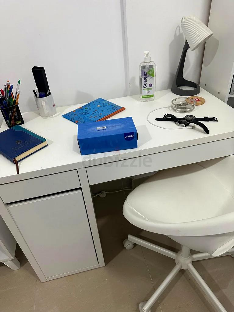 White Study Desk – 105x50 cm – Excellent Condition63222347384195111