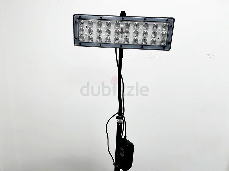 Red light for seamless photos with This LED Light Fixture!63222343707011113