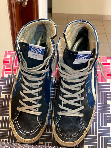 Golden Goose - A Perfect Fit for Your Casual Look!