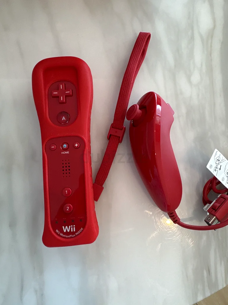الطبعة المحدودة لعيد ميلاد الـ25، وحدة Wii باللون الأحمر مع صندوق *نادرة*62935676330114112