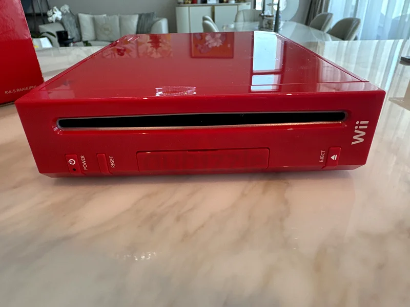 الطبعة المحدودة لعيد ميلاد الـ25، وحدة Wii باللون الأحمر مع صندوق *نادرة*62935676330114114
