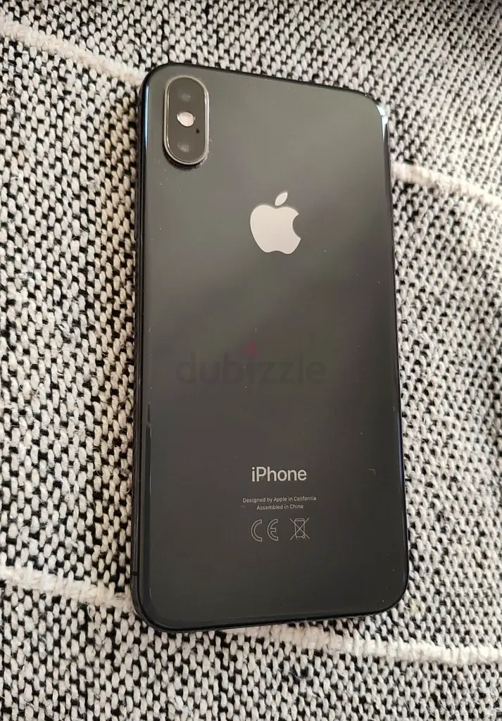 آيفون XS بسعة 64 جيجابايت للبيع، آيفون أسود