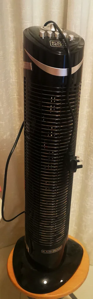 Stylish Rotating Fan - Black and Decker. Different speed options. Cool this Summer with a Stylish To632198233277471124