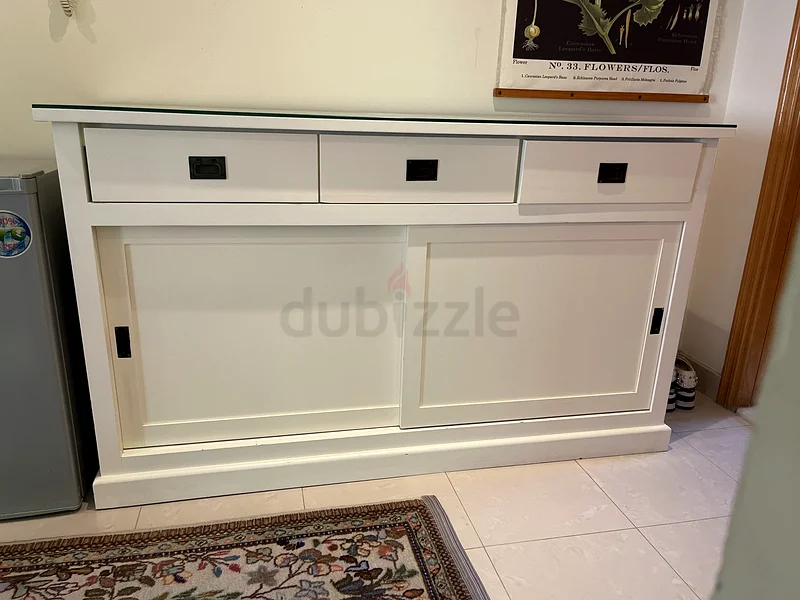 Elegant White Sideboard Perfect for Any Home Decor628638202144021110
