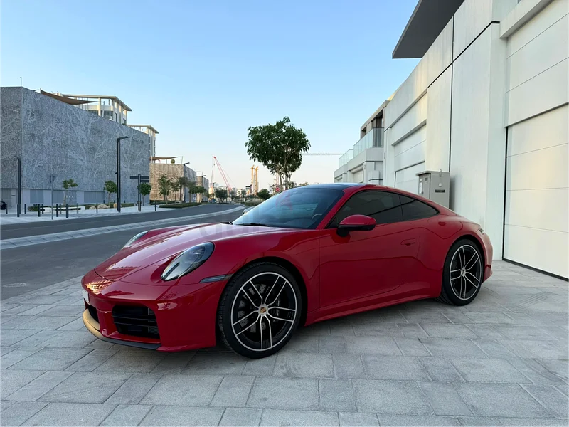 بورشه 911 كاريرا (992.2) 2025 – أحمر كارمين63169443204226112