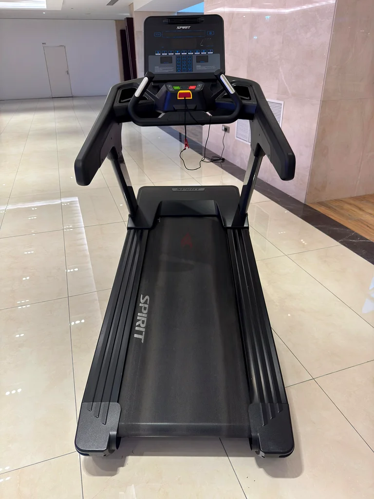 Spirit Fitness Commercial Treadmill CT 90063170415725187111