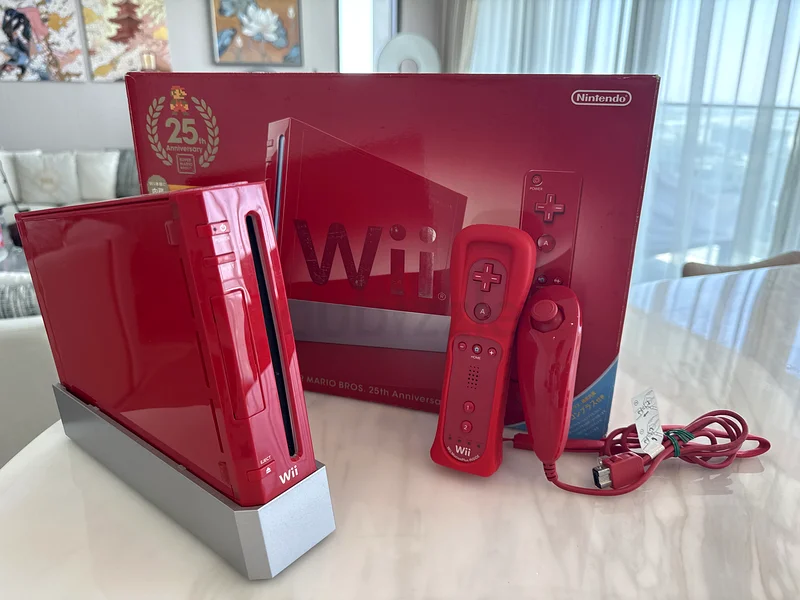 الطبعة المحدودة لعيد ميلاد الـ25، وحدة Wii باللون الأحمر مع صندوق *نادرة*629356763301141120