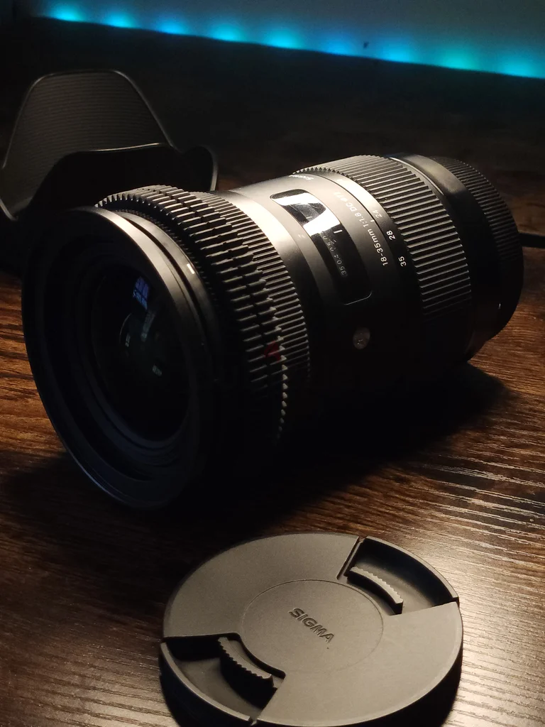 Sigma Art 18-35mm f1.8 Lens (Canon EF Mount)62931672568835115