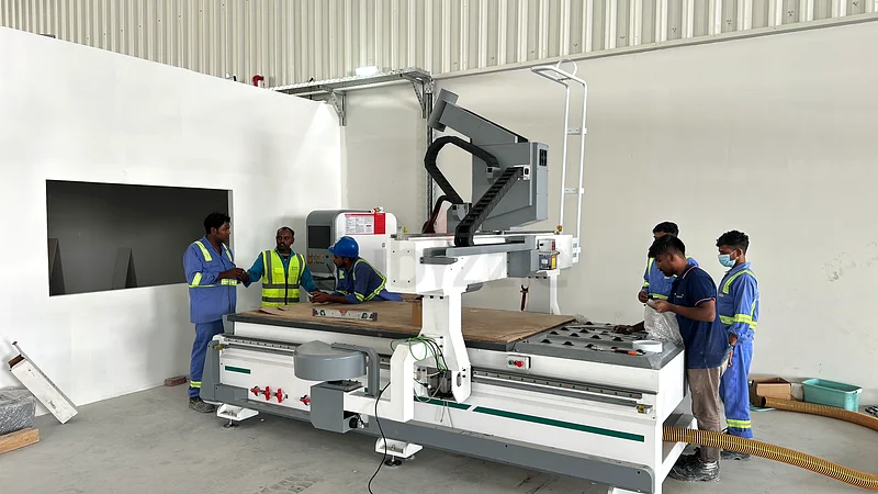 جهاز توجيه CNC عالي الأداء ذو 4 محاور (لأقفال الأبواب والمفصلات) للبيع - مثالي للقطع الدقيق!63265598575489113