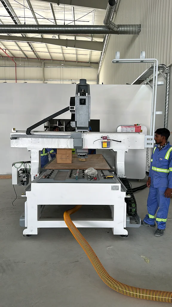 جهاز توجيه CNC عالي الأداء ذو 4 محاور (لأقفال الأبواب والمفصلات) للبيع - مثالي للقطع الدقيق!63265598575489114