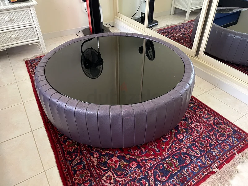 طاولة قهوة دائرية زجاجية أنيقة بتصميم جلدي فريد62863820208641113