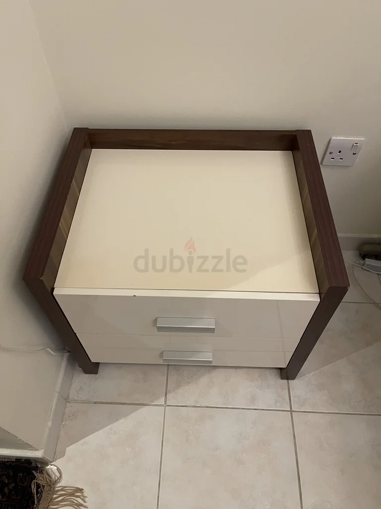 Elegant Dresser with Mirror and Bedside Table - the perfect bedroom set of 3 items!62863820246531112