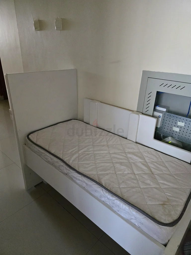 سرير أطفال في حالة جيدة جدًا63207398939522112