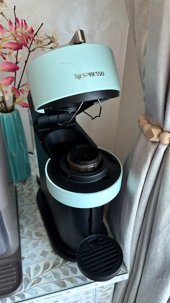 Sleek Nespresso Coffee Machine for Perfect Brews!63252440341505111