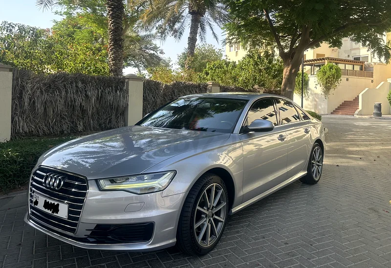Audi A6 with Audi Service Contract631684981996811115