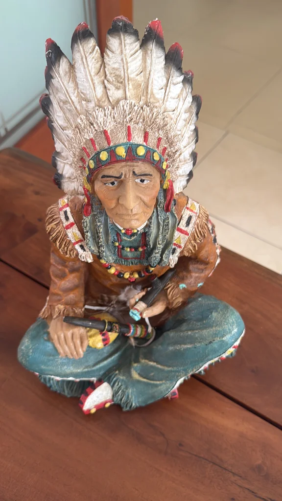 Large Exquisite Native American Chief Figurine - A True Collectible!628658091456011125
