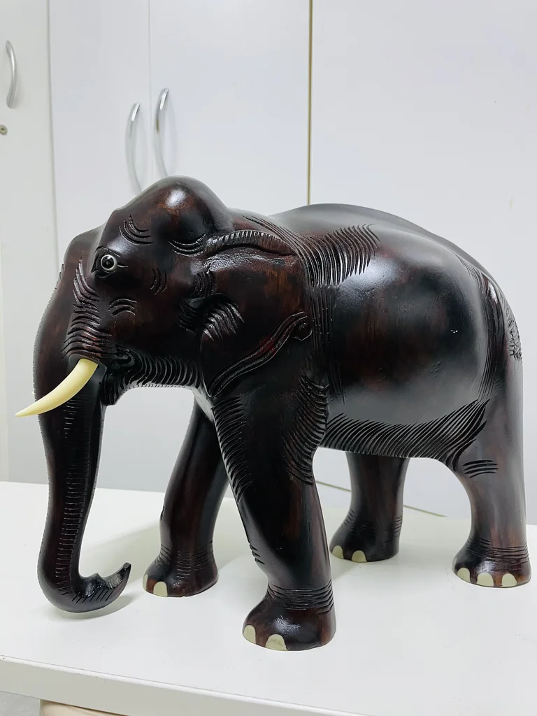A decorative elephant for sale62931674120067111