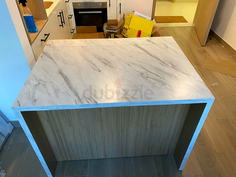 Kitchen  island with storage63219338811009112