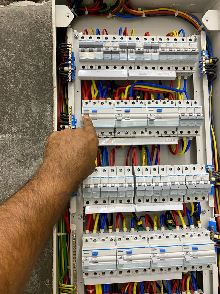 ال electrican المستقل62931688913538111