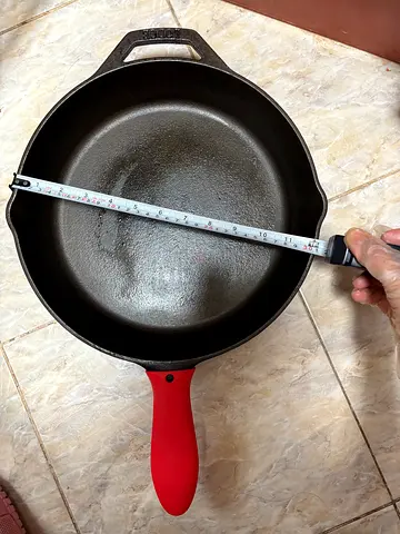 Lodge L10SK3CN 30.5 cm / 12 inch Pre-Seasoned Cast Iron Round Skillet/Frying Pan, Black