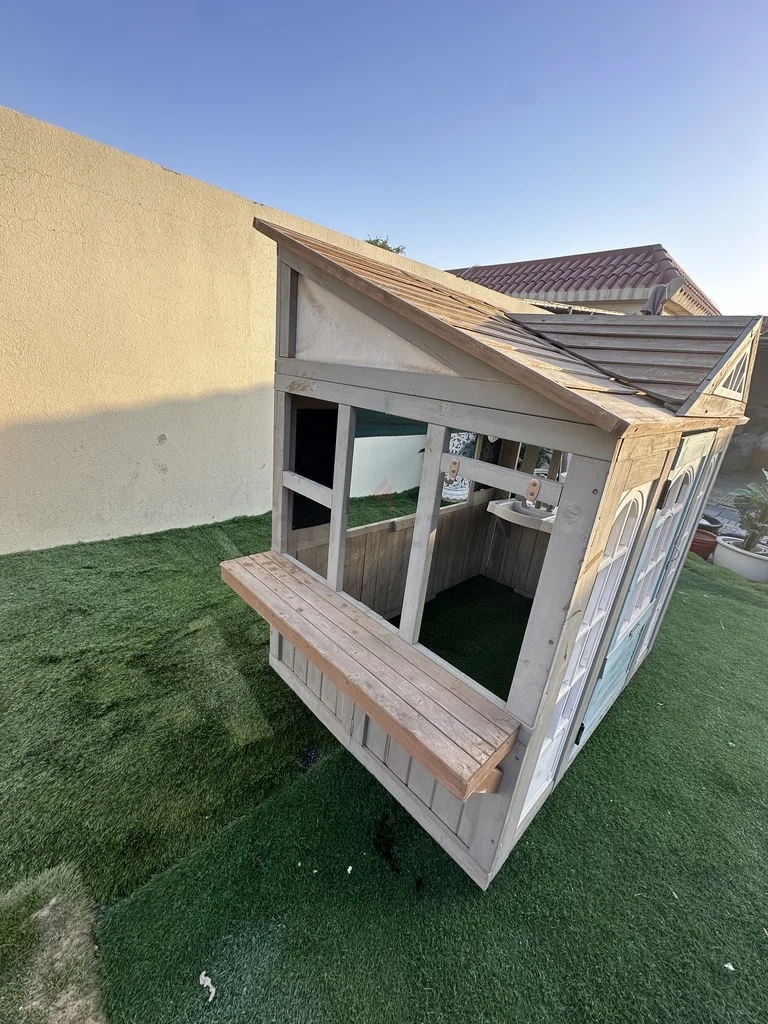 Charming Wooden Playhouse for Kids - Perfect Outdoor Fun!62865808121091112