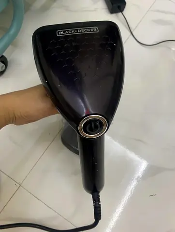 Black+Decker Handheld Steamer for Effortless Wrinkle Removal!