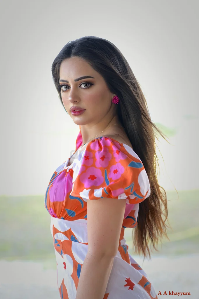 مصور حر محترف متاح62932702785025113