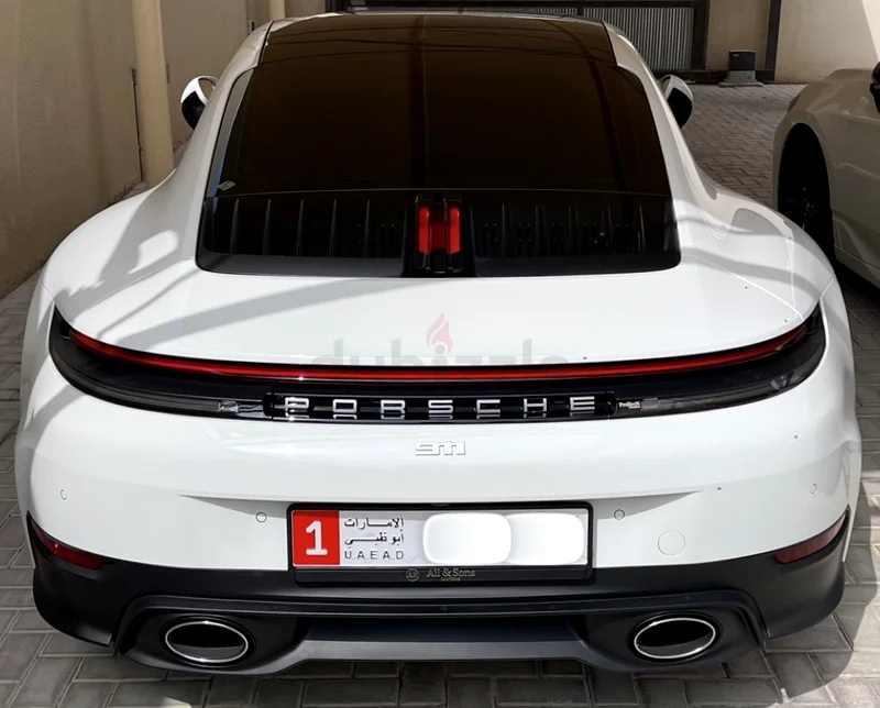 بورشه كاريرا 91163151401793666112