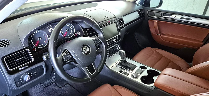 BEST!!! AGENCY MAINTAINED TOUAREG R LINE GCC !!!63151842373634111