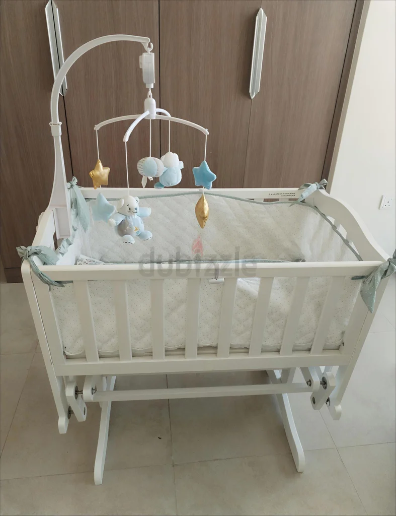 (2 في 1) سرير وها摇ك مع مهد مجاني، ومرتبة وجوال.62932700775041112