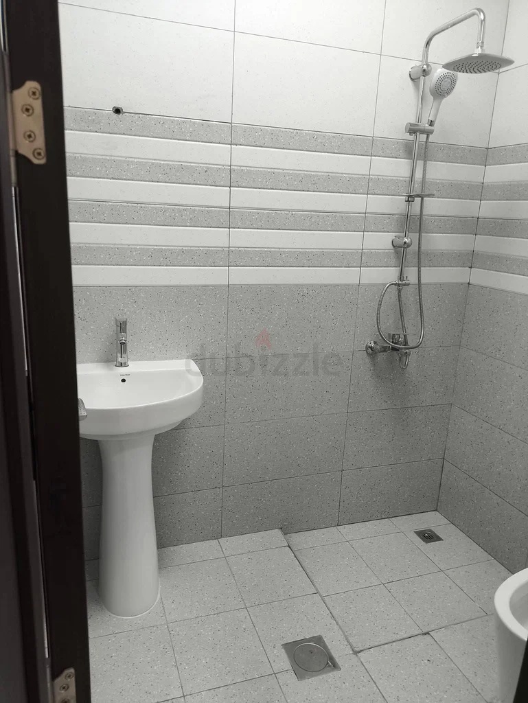 Master bedroom available in Al Barsha South 2 ( no commission)62867803604481112