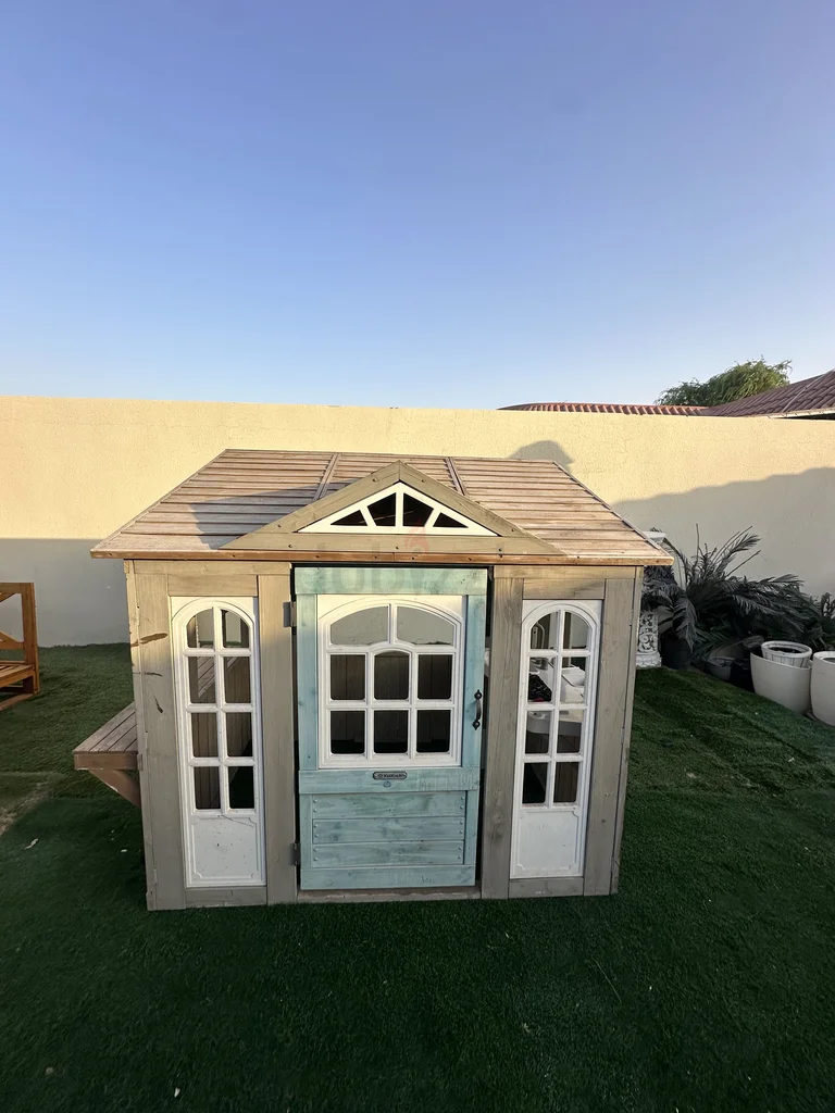 Charming Wooden Playhouse for Kids - Perfect Outdoor Fun!628658081210911113