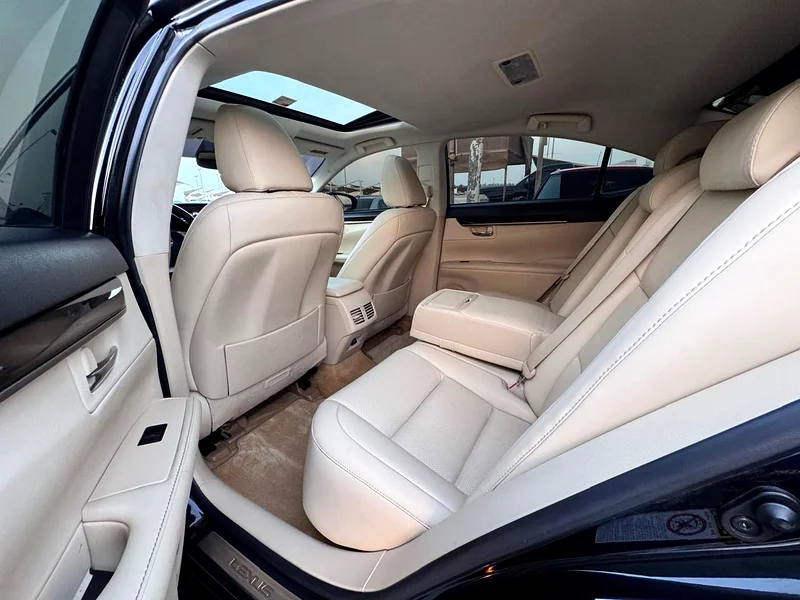 للبيع لكزس ES350 موديل 2013 وارد نظيفة جدا لا تحتاج اى مصاريف63227250802050114