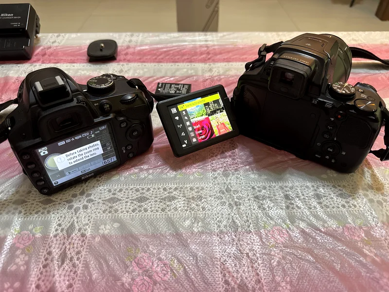 نيكون D3200، ونيكون كولبيكس P900، وحامل ثلاثي للبيع63265098247809113