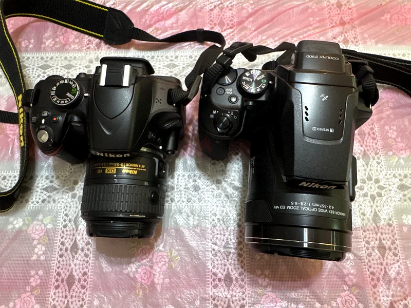 نيكون D3200، ونيكون كولبيكس P900، وحامل ثلاثي للبيع63265098247809111