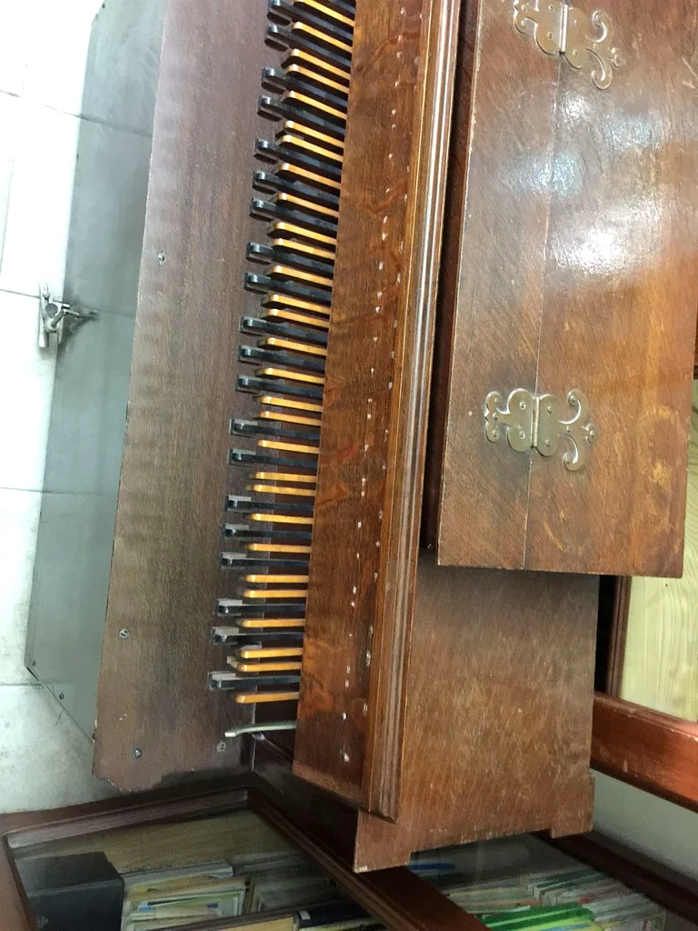 Elegant Vintage antique pianola632651036686111122