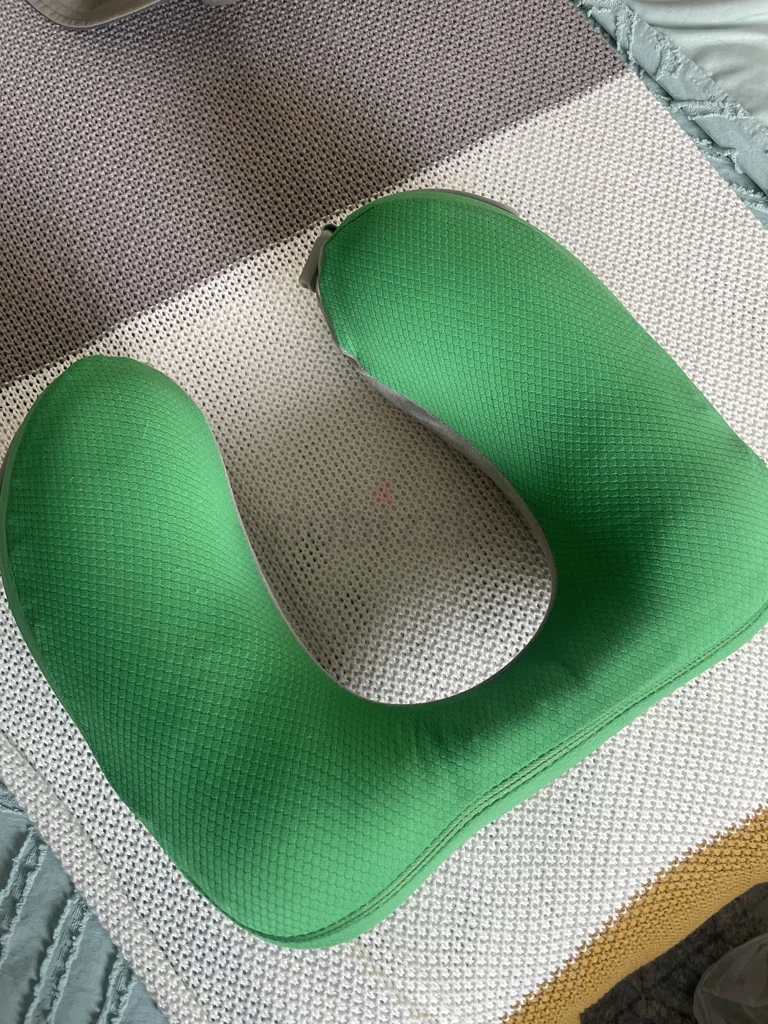 Travel pillow62930653855106114