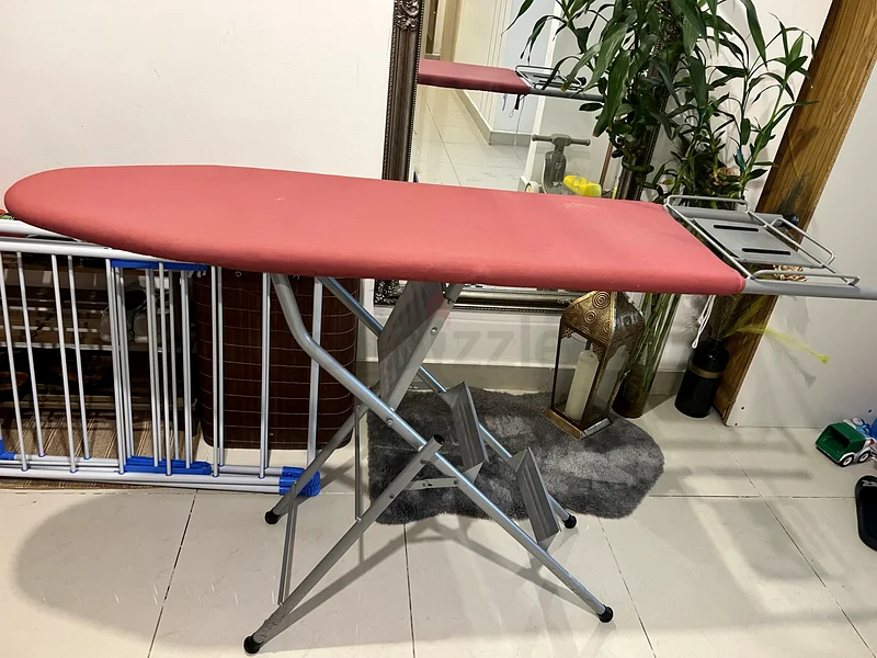 Efficient Ironing stand with a ladder63221860532353112