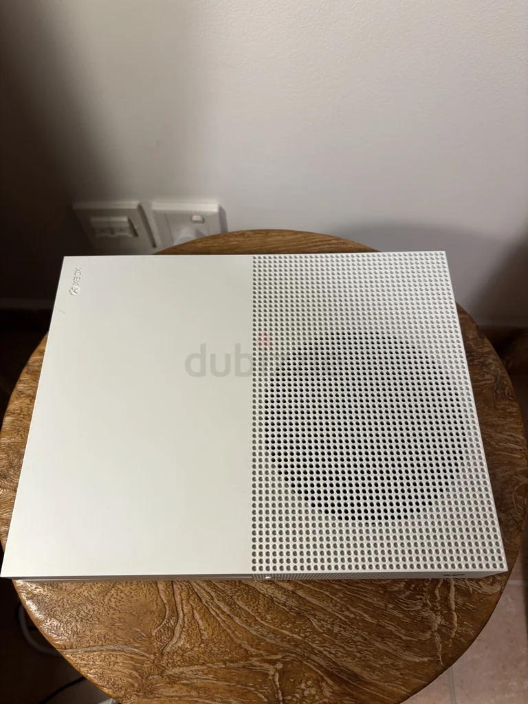 Microsoft Xbox One Console - Perfect for Gaming Enthusiasts!62934690186369111