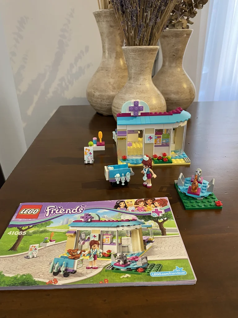 LEGO Friends 41085 Vet Clinic.629296591703051116